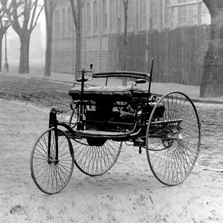Primul vehicul cu combustie internă, patentat în 1886